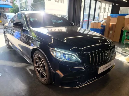 벤츠 C205 C클래스 쿠페 AMG 송풍구 엠비언트 세트. C쿱에 어울리는 감각적인 실내.