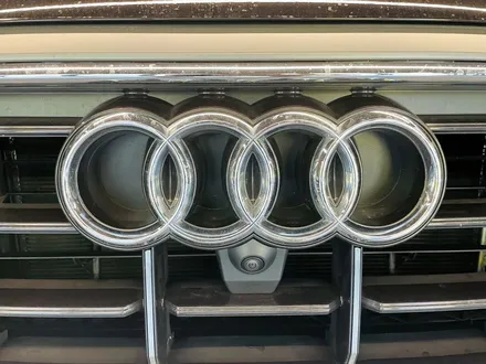 아우디 Q8 50TDI 블랙팩 + 실내 카본트림 교체. 인테리어와 익스테리어 모두 시크하게.