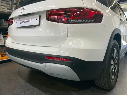 벤츠 GLB AMG 디퓨저 세트. AMG 리어 디퓨저로 완성되는 뒷모습.