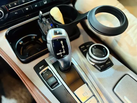 BMW F10 5시리즈 크리스탈 기어봉 교체 세트.