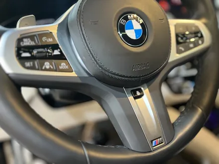 BMW G30 5시리즈 M550i 크리스탈 패키지 + M1M2 버튼 + 카본 패들시프트.