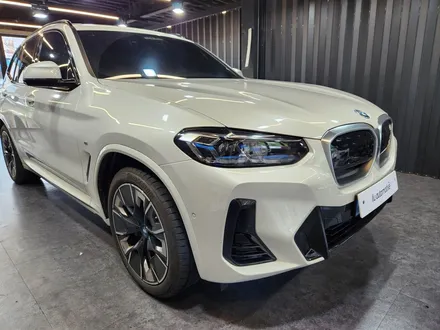 BMW iX3 키드니 그릴 교체 시공.
