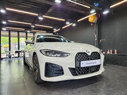 BMW G26 4시리즈 그란쿠페 기어패널 엠비언트 확장 작업.