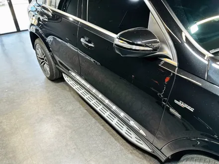 벤츠 GLE 53AMG 전동 사이드스텝.