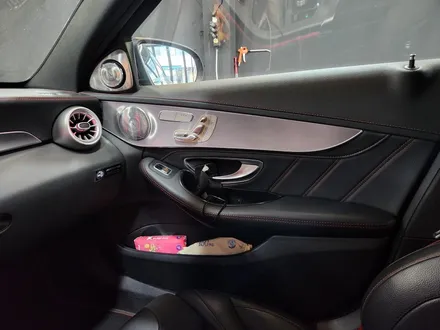 벤츠 W205 C클래스 순정 엠비언트 광량업 패키지.