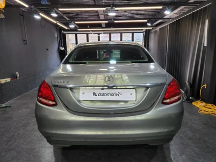 벤츠 W205 C클래스 C200 순정 디퓨저 크롬라인 교체 부품.