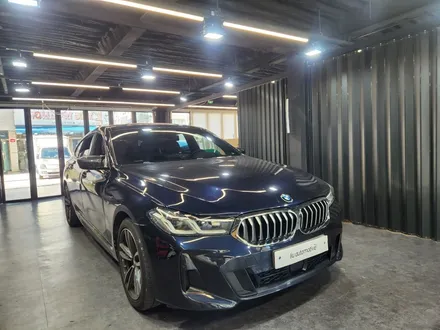 BMW 6GT 아이코닉글로우 그릴 + M1M2버튼 + M트랙 계기판 + 크리스탈 기어노브.