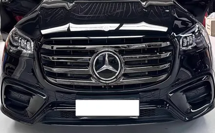 벤츠 GLS 페이스리프트 순정 다크 크롬 그릴 교체.