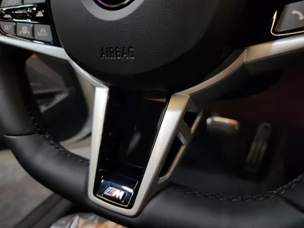 BMW 신형 핸들을 소개 합니다.