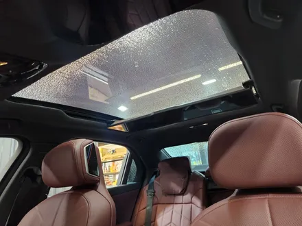 BMW i7 스카이라운지 파노라마 선루프 엠비언트 G70 7시리즈.