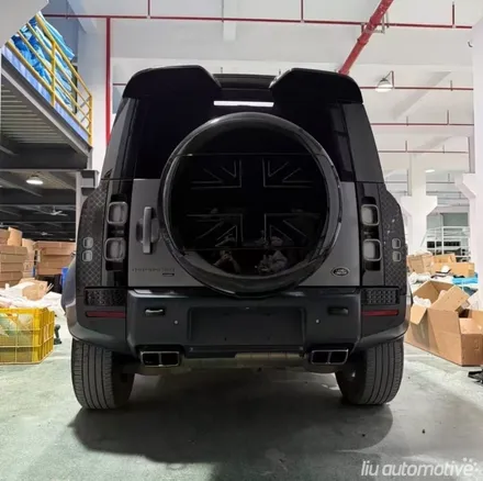 랜드로버 디펜더 OCTA 바디킷 파츠.