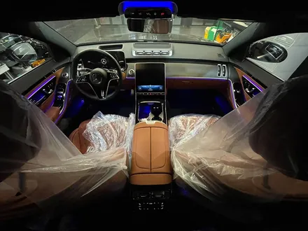 벤츠 W223 S클래스 액티브엠비언트 + 순정 부메스터 4D. 화려한 퍼포먼스, 액티브엠비언트.