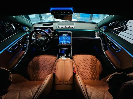 벤츠 W223 S클래스 4D 부메스터 + 액티브엠비언트 세트. 화려한 퍼포먼스 최강조합.