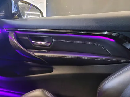 BMW M4 리츠 스마트 엠비언트. 엠비언트가 불어넣는 생기.