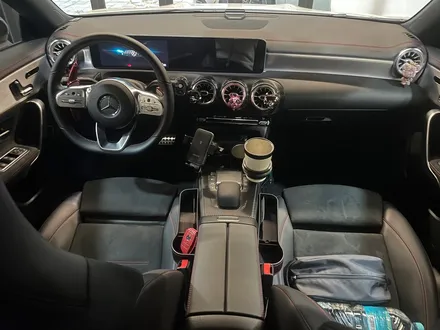 벤츠 C118 CLA 엠비언트 AMG 패키지. 미드레인지 스피커 + AMG 바 엠비언트 + AMG 핸들커버.
