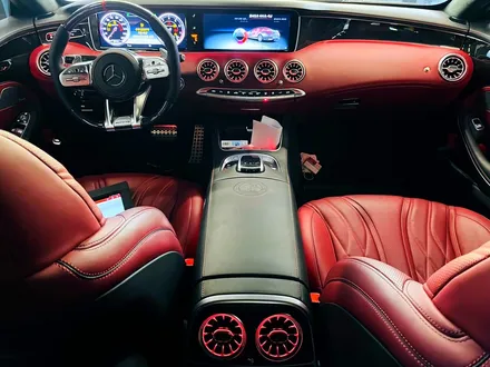 벤츠 W222 S63 AMG 터빈 송풍구 벤츠 W222 S63 AMG 카브리올레 엠비언트 패키지 전후석 송풍구 모두에 엠비언트 더하기.