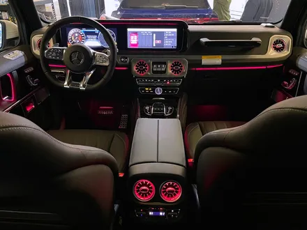 벤츠 G63 AMG 엠비언트 터빈 송풍구 세트. 후석까지 완벽한 엠비언트 송풍구.