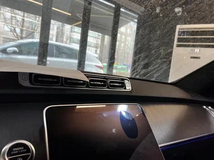 벤츠 W223 S클래스 액티브엠비언트 + 순정 부메스터 4D. 화려한 퍼포먼스, 액티브엠비언트.