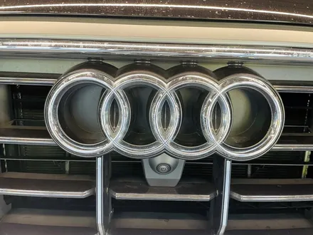 아우디 Q8 50TDI 블랙팩 + 실내 카본트림 교체. 인테리어와 익스테리어 모두 시크하게.