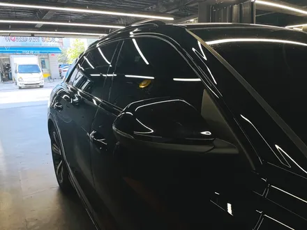 아우디 Q8 50TDI 블랙팩 + 실내 카본트림 교체. 인테리어와 익스테리어 모두 시크하게.