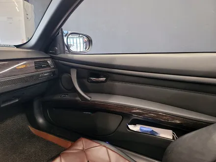 BMW E93 M3 리츠 스마트 엠비언트. 변화가 필요한 차에 필수 시공.