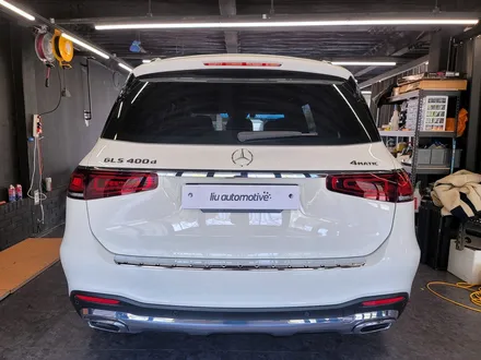 벤츠 신형 GLS AMG GLS63 타입 리어 디퓨저. AMG 리어 디퓨저로 새로워지는 뒷모습.