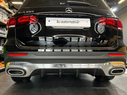 벤츠 GLB AMG 디퓨저 세트. AMG 리어 디퓨저로 완성되는 뒷모습.