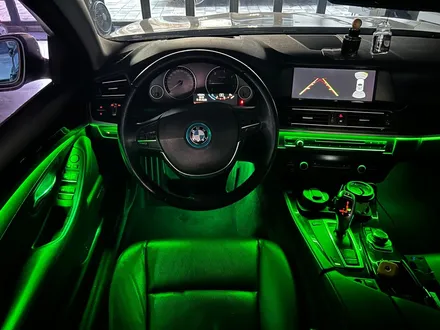 BMW F10 5시리즈 리츠 무빙 액티브 엠비언트 시공 작업.