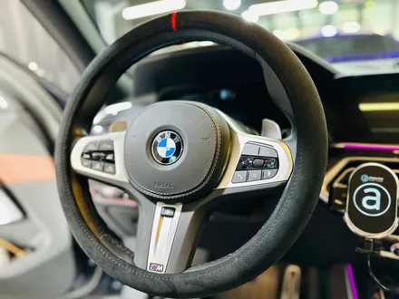 BMW G05 X5 퍼포먼스 카본 핸들 프레임 교체 + M1M2버튼 생성 + 패들시프트 추가 작업.