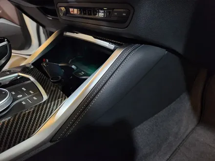 BMW G26 4시리즈 그란쿠페 기어패널 엠비언트 확장 작업.