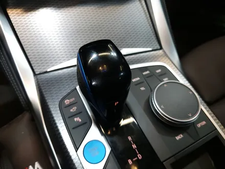 BMW i4 크리스탈 기어노브.
