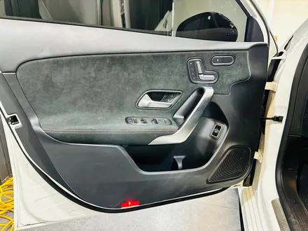 벤츠 A45 AMG 순정 엠비언트 확장 + AMG 패널 + 후석 송풍구 + 미드레인지.