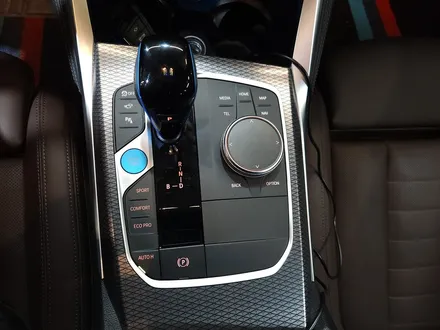 BMW i4 실내 카본 인테리어 + 리츠 광각미러 + 크리스탈 기어노브 세트.
