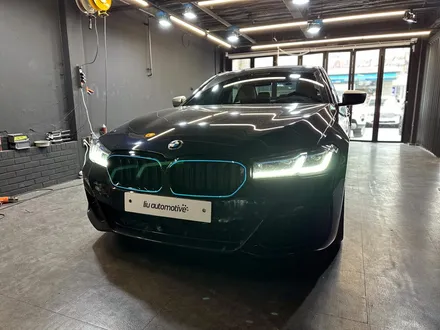 BMW G30 5시리즈 아이코닉 글로우 LED 그릴 교체.