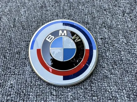 BMW 50주년 엠블럼 교체 패키지 순정부품.