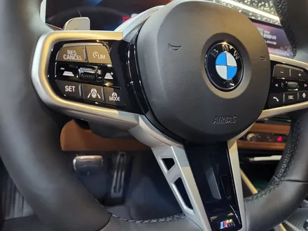 BMW 신형 핸들을 소개 합니다.