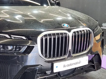 BMW X7 M60 버전 사이드스커트 교체 블랙팩.