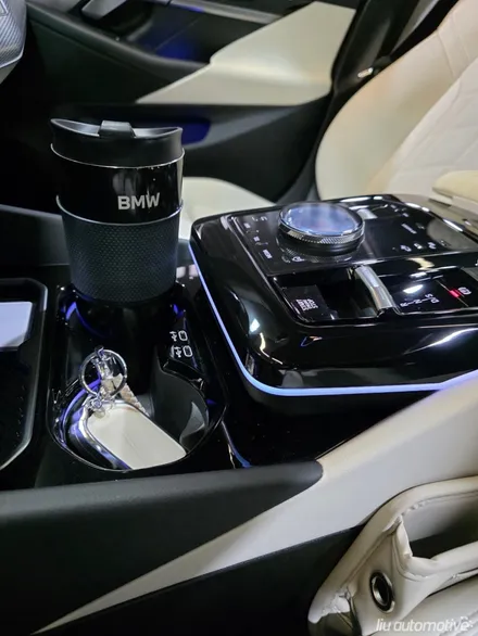 BMW G60 5시리즈 기어패널 + 선루프라인 실내등 엠비언트.