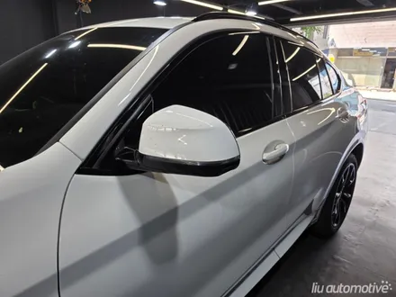 BMW 그릴 교체 G02 X4 아이코닉 글로우.