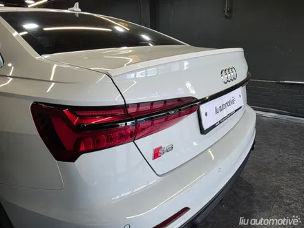 아우디 A6 C8 매트릭스 타입 헤드라이트 + 테일램프 라인 교체.