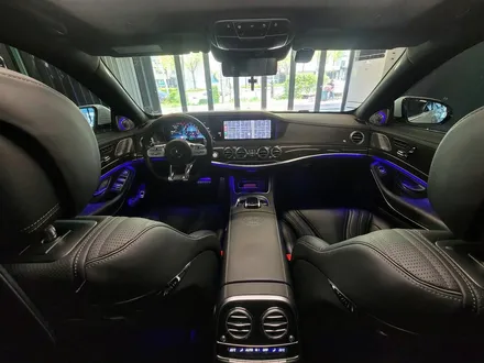 벤츠 W222 S63 AMG 터빈 송풍구 엠비언트. 전후석 송풍구 모두에 엠비언트 더하기.
