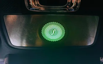 벤츠 W177 A45 AMG 미드레인지 + 선글라스 엠비언트 패키지. 유니크한 엠비언트를 원한다면.