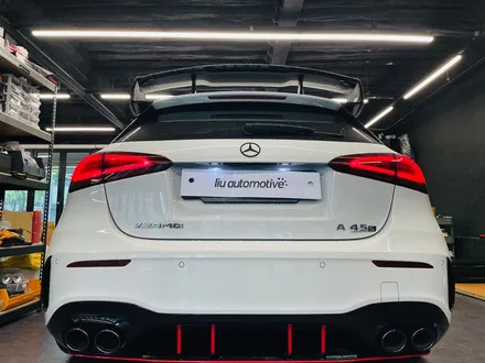 벤츠 W177 A45 AMG 블랙팩 엠블럼 패키지. 블랙 엠블럼의 매력.