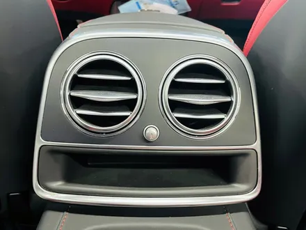 벤츠 W222 S63 AMG 터빈 송풍구 벤츠 W222 S63 AMG 카브리올레 엠비언트 패키지 전후석 송풍구 모두에 엠비언트 더하기.