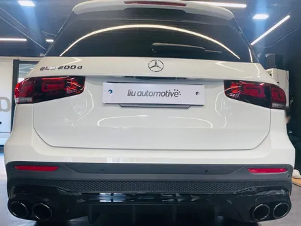 벤츠 GLB AMG 디퓨저 세트. AMG 리어 디퓨저로 완성되는 뒷모습.