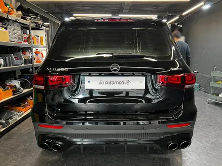 벤츠 GLB AMG 디퓨저 세트. AMG 리어 디퓨저로 완성되는 뒷모습.