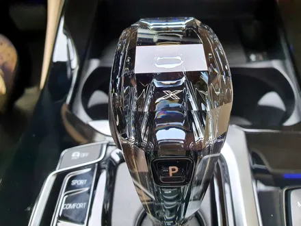 BMW G01 X3 크리스탈 기어노브 교체. 1:1 교체 시공.