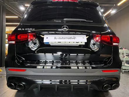 벤츠 GLB 45 AMG 타입 디퓨저 장착.