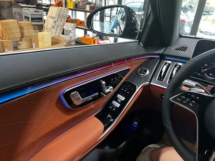 벤츠 W223 S클래스 액티브엠비언트 빠진차량 옵션 설치하기 숏바디 부품.