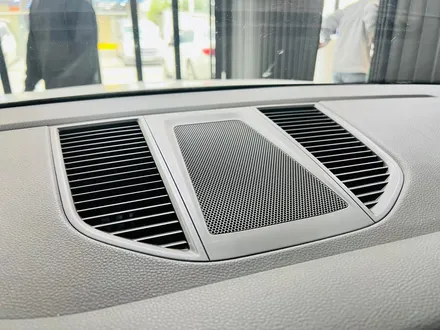 포르쉐 마칸 레드 크로노 생성 작업.